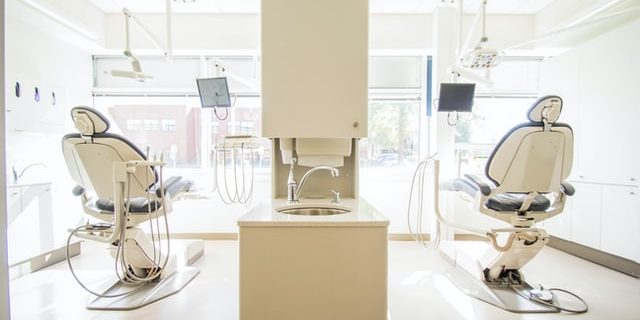 michael-browning-D0ov97Td-xM-unsplash Google Ads voor tandartsen